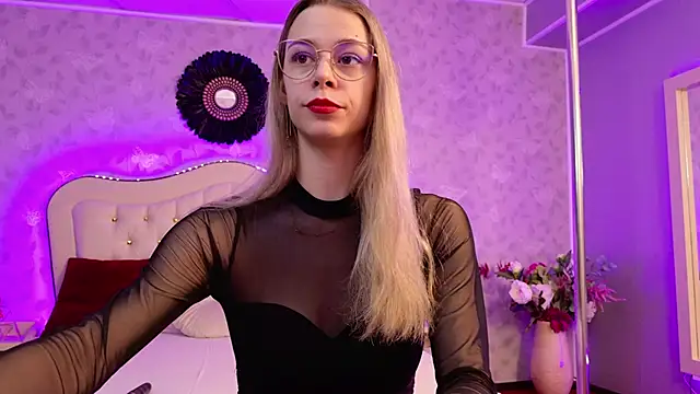 Snapshot of GracieCute chatting on 06/20/26, 03:31 GracieCute online show from 06/20/26, 03:31