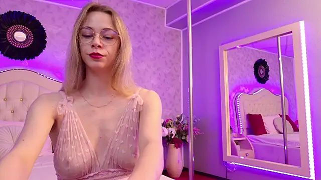 Snapshot of GracieCute chatting on 06/24/26, 03:16 GracieCute online show from 06/24/26, 03:16