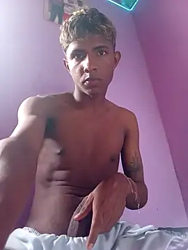 Snapshot of Mack_tom chatting on 12/17/25, 03:07 Mack tom online show from 12/17/25, 03:07