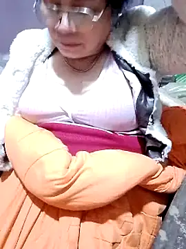 small-house123 online show from 11/28/25, 10:12