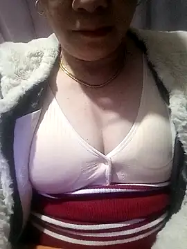 Snapshot of small-house123 chatting on 12/04/25, 07:55 small-house123 online show from 12/04/25, 07:55