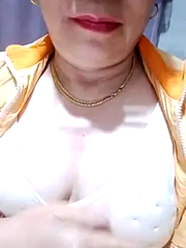 Snapshot of small-house123 chatting on 12/15/25, 01:48 small-house123 online show from 12/15/25, 01:48