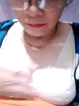 Snapshot of small-house123 chatting on 12/16/25, 02:00 small-house123 online show from 12/16/25, 02:00