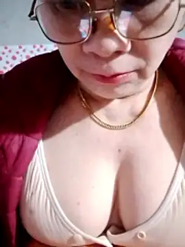 Snapshot of small-house123 chatting on 01/08/26, 11:29 small-house123 online show from 01/08/26, 11:29