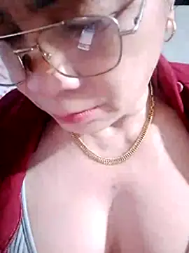 Snapshot of small-house123 chatting on 01/13/26, 12:38 small-house123 online show from 01/13/26, 12:38