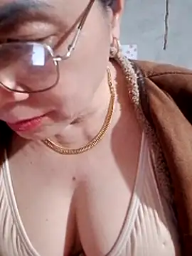 Snapshot of small-house123 chatting on 01/16/26, 11:03 small-house123 online show from 01/16/26, 11:03