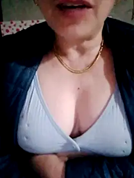 Snapshot of small-house123 chatting on 02/02/26, 12:37 small-house123 online show from 02/02/26, 12:37