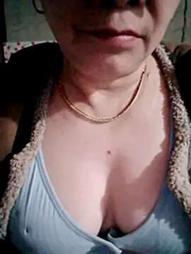 Snapshot of small-house123 chatting on 02/04/26, 12:44 small-house123 online show from 02/04/26, 12:44