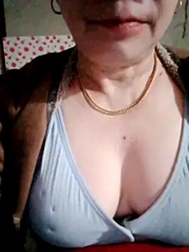 Snapshot of small-house123 chatting on 02/05/26, 01:10 small-house123 online show from 02/05/26, 01:10