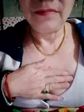 Snapshot of small-house123 chatting on 02/06/26, 01:25 small-house123 online show from 02/06/26, 01:25