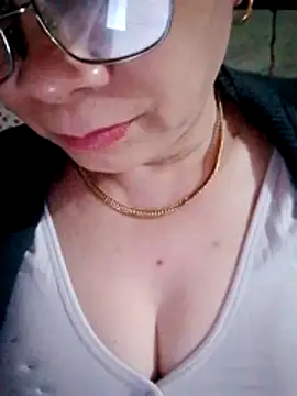 Snapshot of small-house123 chatting on 02/07/26, 10:52 small-house123 online show from 02/07/26, 10:52