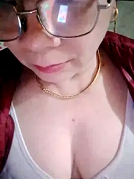 Snapshot of small-house123 chatting on 02/10/26, 01:10 small-house123 online show from 02/10/26, 01:10