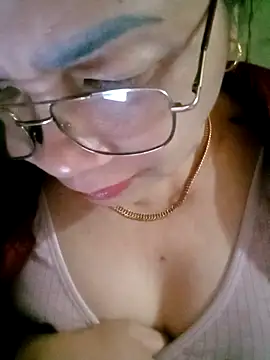 Snapshot of small-house123 chatting on 02/13/26, 02:18 small-house123 online show from 02/13/26, 02:18