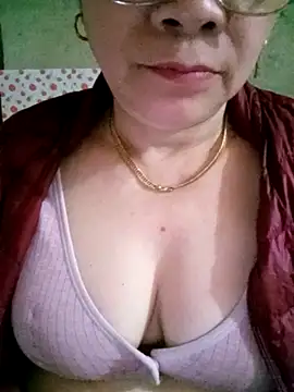 Snapshot of small-house123 chatting on 02/14/26, 05:37 small-house123 online show from 02/14/26, 05:37