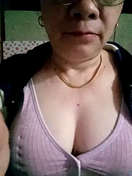 Snapshot of small-house123 chatting on 02/17/26, 05:19 small-house123 online show from 02/17/26, 05:19