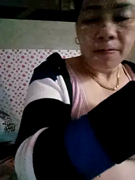 Snapshot of small-house123 chatting on 02/19/26, 11:01 small-house123 online show from 02/19/26, 11:01