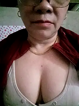 Snapshot of small-house123 chatting on 02/21/26, 06:36 small-house123 online show from 02/21/26, 06:36