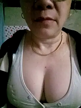 Snapshot of small-house123 chatting on 02/21/26, 07:15 small-house123 online show from 02/21/26, 07:15