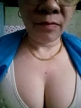 Snapshot of small-house123 chatting on 02/22/26, 08:02 small-house123 online show from 02/22/26, 08:02