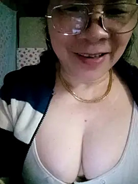 Snapshot of small-house123 chatting on 02/23/26, 11:18 small-house123 online show from 02/23/26, 11:18