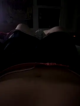 Snapshot of EpicRig10 chatting on 11/30/25, 06:17 EpicRig10 online show from 11/30/25, 06:17