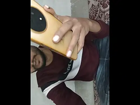 Snapshot of baby_Cpl21 chatting on 11/17/25, 04:35 baby Cpl21 online show from 11/17/25, 04:35