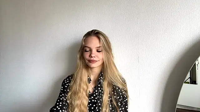 SweetAmelia69 online show from 11/04/25, 06:12