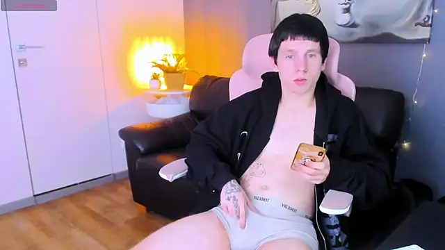 CutieKai  online show from 04/11/26, 04:17