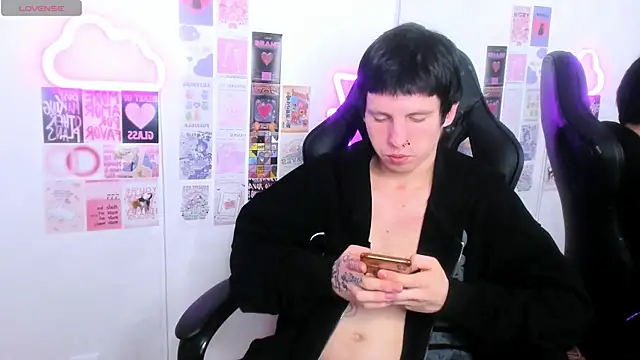 CutieKai  online show from 04/11/26, 10:03