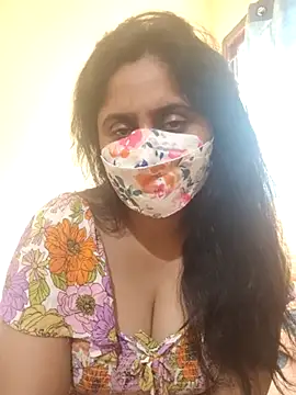 Snapshot of mouni499 chatting on 11/15/25, 07:49 mouni499 online show from 11/15/25, 07:49