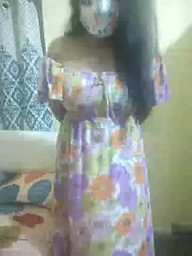 Snapshot of mouni499 chatting on 12/22/25, 02:47 mouni499 online show from 12/22/25, 02:47