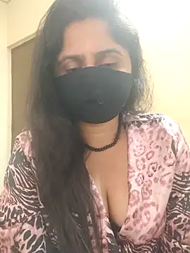 Snapshot of mouni499 chatting on 02/08/26, 12:08 mouni499 online show from 02/08/26, 12:08