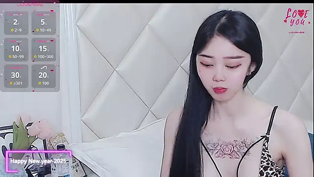 Snapshot of YAOYAO-2025 chatting on 02/18/26, 07:10 YAOYAO-2025 online show from 02/18/26, 07:10