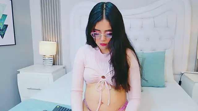 ScarlettPetrova online show from 03/19/26, 11:58