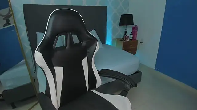 shanel smithh online show from 12/20/25, 12:23