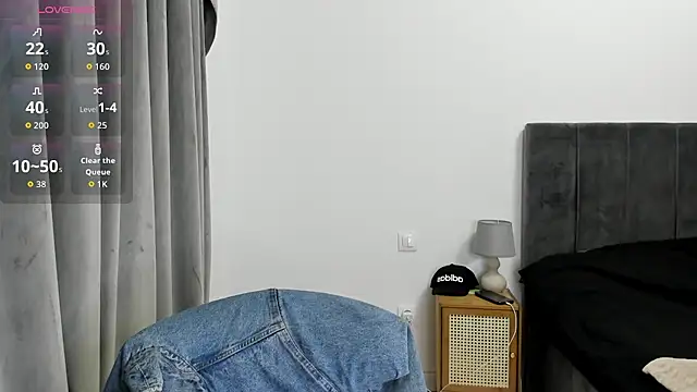 ScarletFlamee online show from 11/09/25, 08:29