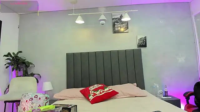 kendra london online show from 01/06/26, 11:14