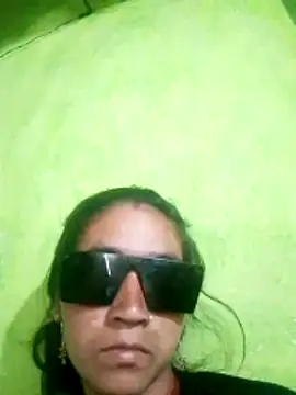 Snapshot of Sexy_monikah chatting on 12/17/25, 06:41 Sexy monikah online show from 12/17/25, 06:41