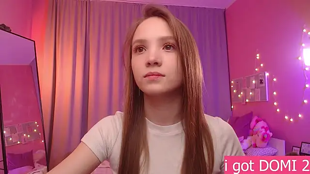Adria Arjona online show from 05/20/26, 07:36