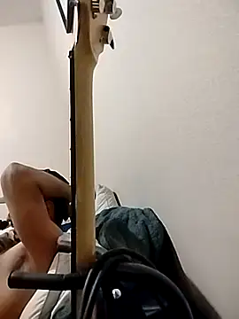 m8je online show from 11/15/25, 05:38