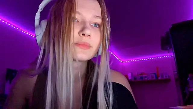 KarinRobertson online show from 11/14/25, 07:23