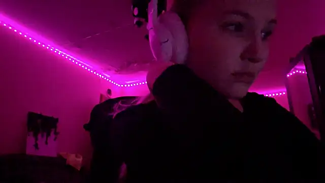 KarinRobertson online show from 11/16/25, 08:14