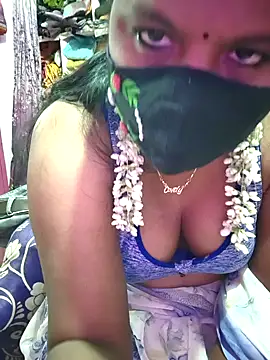 Snapshot of hyd_couple7878 chatting on 11/07/25, 05:46 hyd couple7878 online show from 11/07/25, 05:46