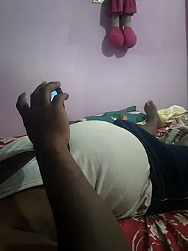 Snapshot of hyd_couple7878 chatting on 11/09/25, 10:24 hyd couple7878 online show from 11/09/25, 10:24