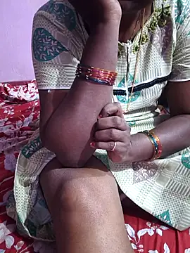 Snapshot of hyd_couple7878 chatting on 11/10/25, 05:56 hyd couple7878 online show from 11/10/25, 05:56