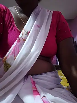 Snapshot of hyd_couple7878 chatting on 11/22/25, 03:05 hyd couple7878 online show from 11/22/25, 03:05