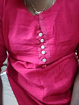 Snapshot of hyd_couple7878 chatting on 11/30/25, 10:08 hyd couple7878 online show from 11/30/25, 10:08