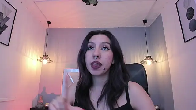 zoe-moreau online show from 02/09/26, 08:57