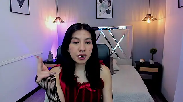 zoe-moreau online show from 04/11/26, 07:18