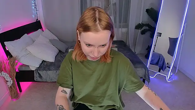 Snapshot of NaomiRosss chatting on 11/08/25, 12:05 NaomiRosss online show from 11/08/25, 12:05